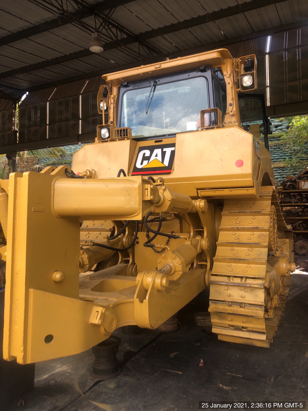 <b>Bulldozer Caterpillar D8T</b></bR>$840.000.000 COP A.IVA