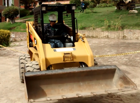 <b>MINICARGADOR CAT 236B</b></br> $ 120.00.000 COP 