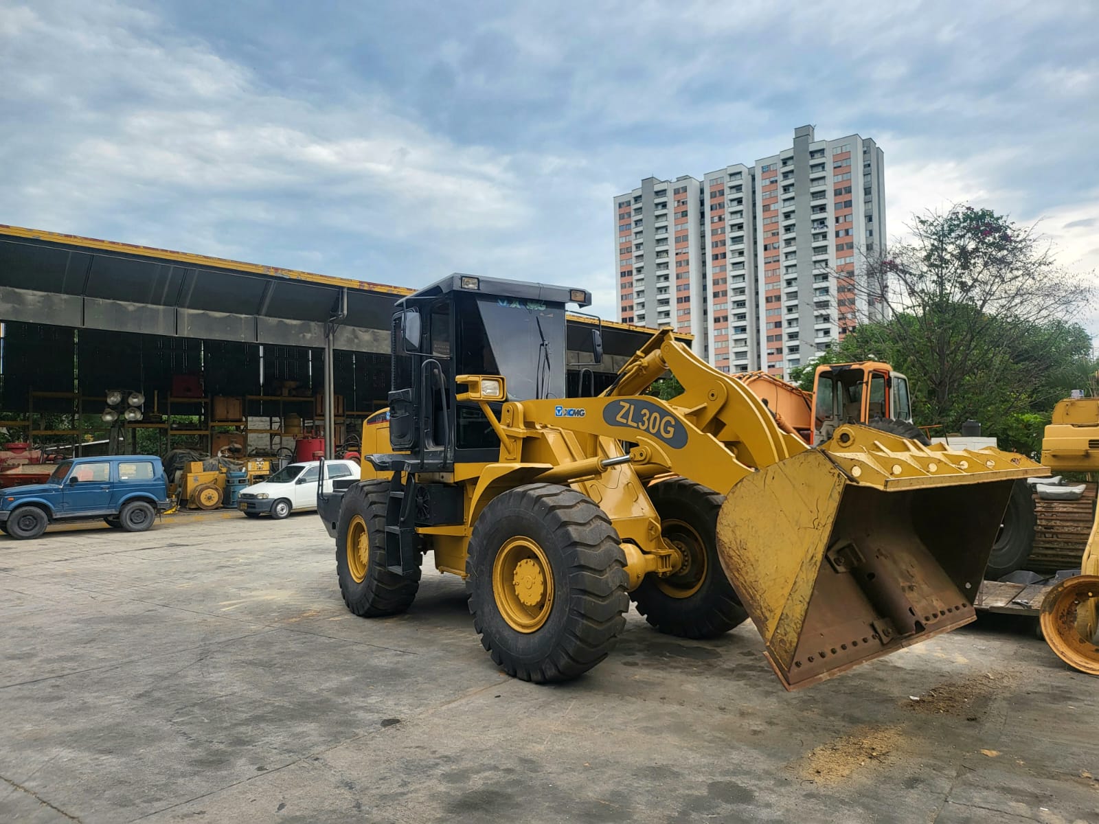 <b>Wheel Loader / Cargador XCMG ZL30G</b></bR>$180.000.000 COP 